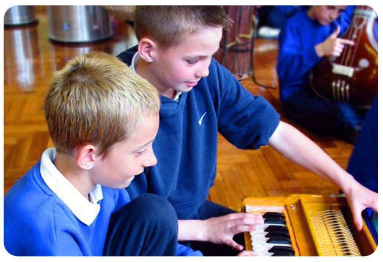 INDIA - music workshops for schools by Earthsong