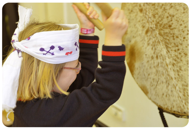 JAPAN - music workshops for schools by Earthsong